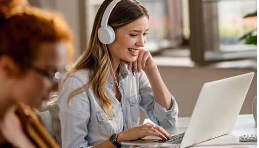Jak program do fakturowania online z KSeF pomaga firmie?